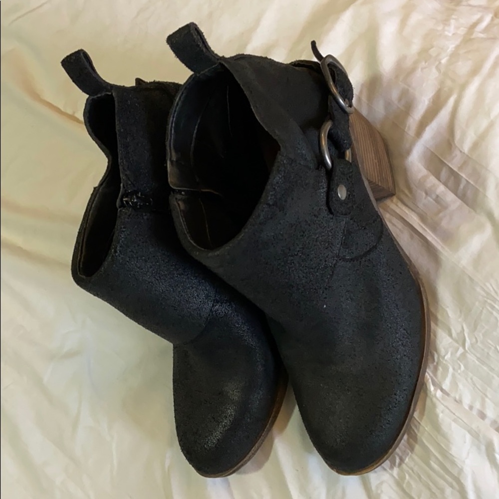 Lucky Brand black chunk heel bootie